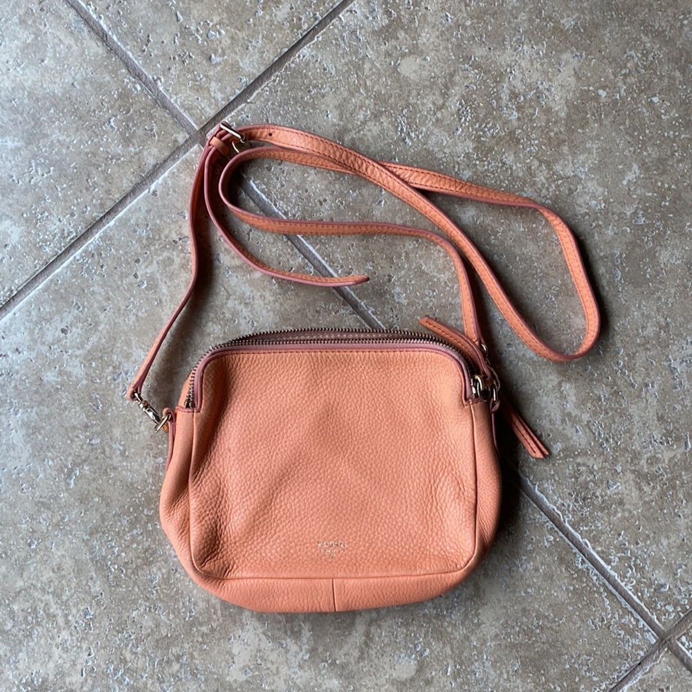 Fossil leather small crossbody Coral